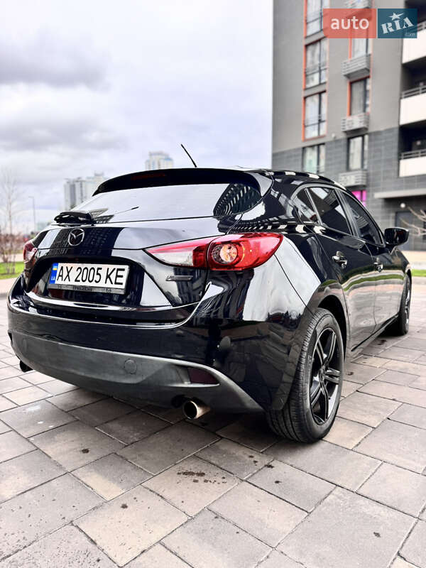 Хэтчбек Mazda 3 2015 в Черновцах