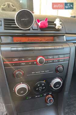 Хэтчбек Mazda 3 2004 в Новоселках
