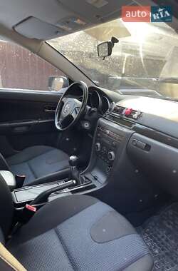 Хэтчбек Mazda 3 2004 в Новоселках