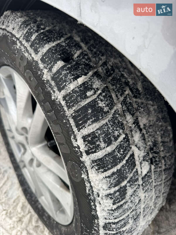 Седан Mazda 3 2015 в Киеве