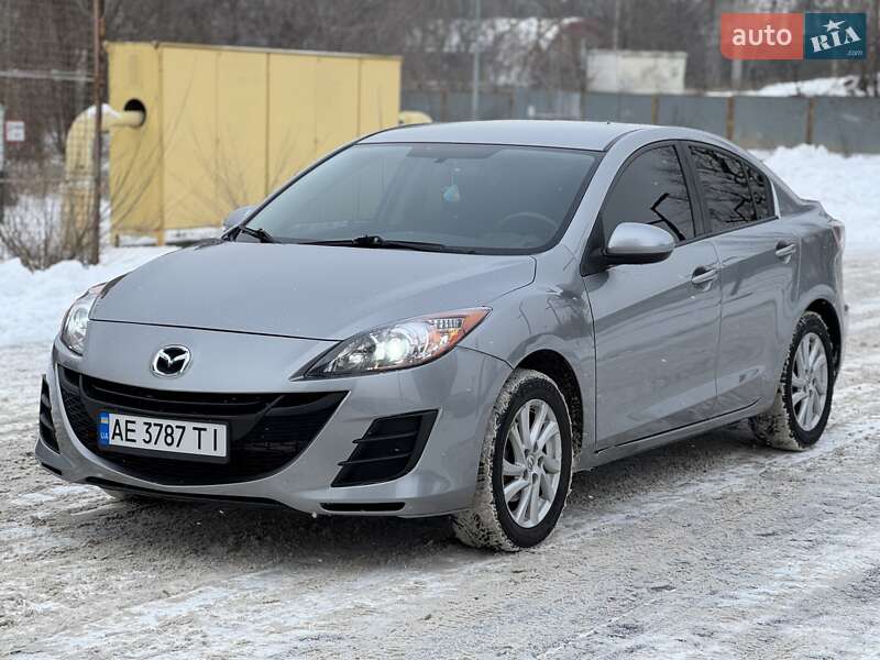 Седан Mazda 3 2012 в Дніпрі