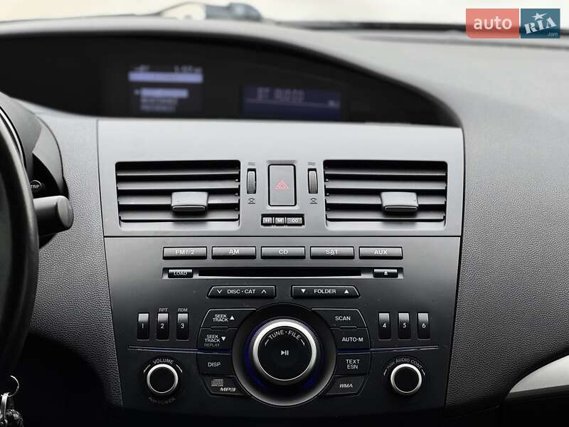 Седан Mazda 3 2012 в Дніпрі