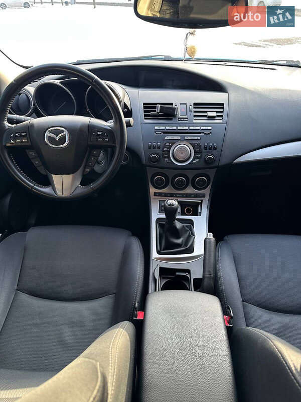 Хэтчбек Mazda 3 2011 в Кривом Роге