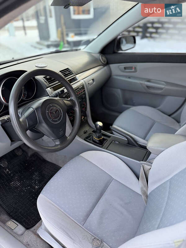 Хэтчбек Mazda 3 2004 в Киеве