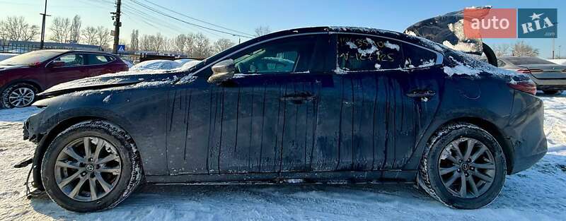 Седан Mazda 3 2019 в Киеве