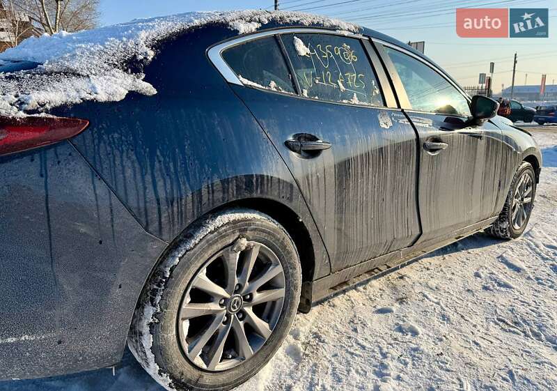 Седан Mazda 3 2019 в Киеве