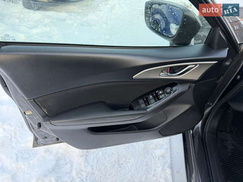 Седан Mazda 3 2018 в Ивано-Франковске