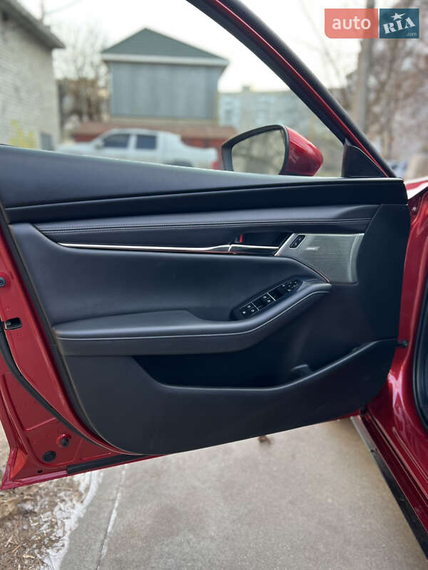 Седан Mazda 3 2018 в Миколаєві