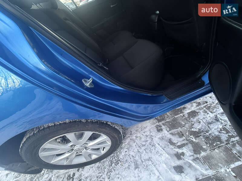 Седан Mazda 3 2006 в Львові