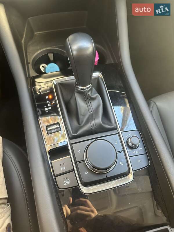 Седан Mazda 3 2023 в Вишневом