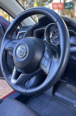 Седан Mazda 3 2015 в Ивано-Франковске