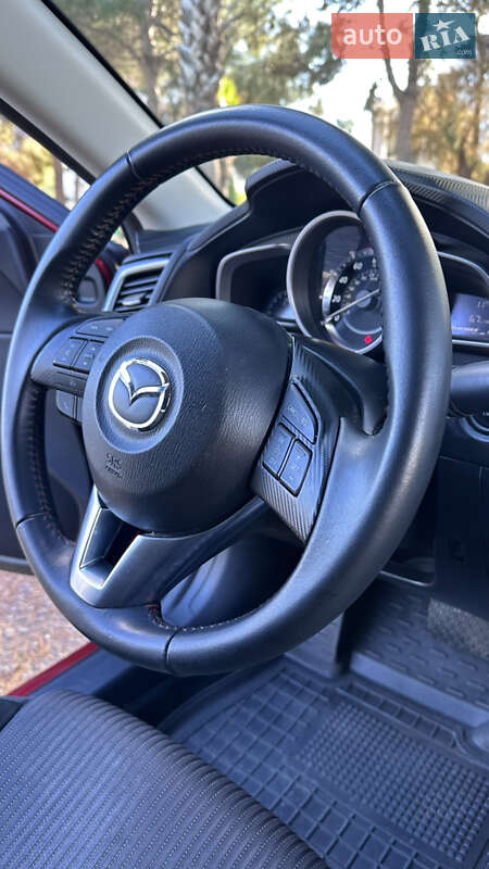 Седан Mazda 3 2015 в Ивано-Франковске