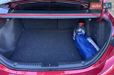 Седан Mazda 3 2015 в Ивано-Франковске