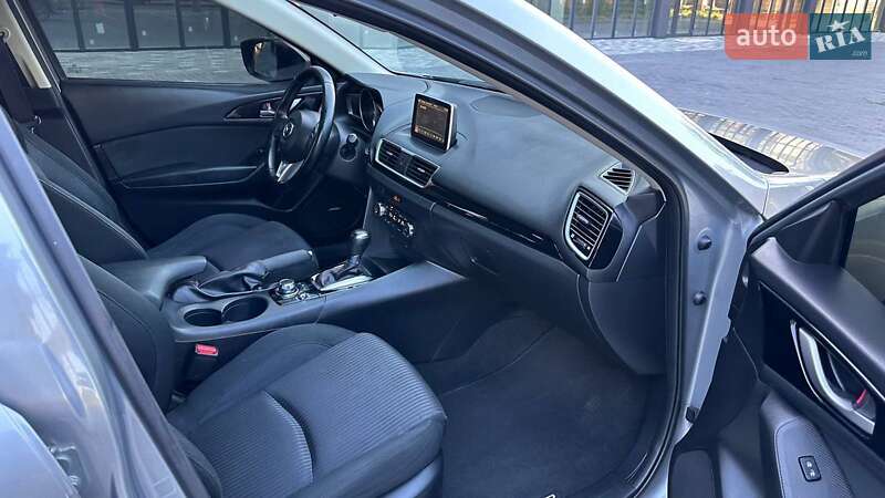 Хетчбек Mazda 3 2014 в Кременчуці