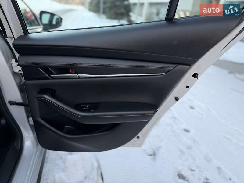 Седан Mazda 3 2024 в Киеве