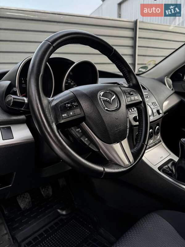 Хэтчбек Mazda 3 2010 в Черкассах
