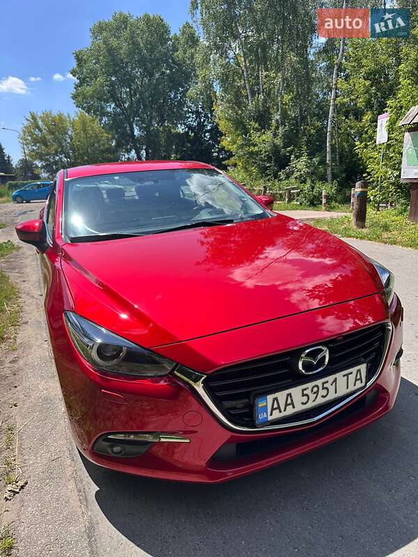 Седан Mazda 3 2017 в Киеве