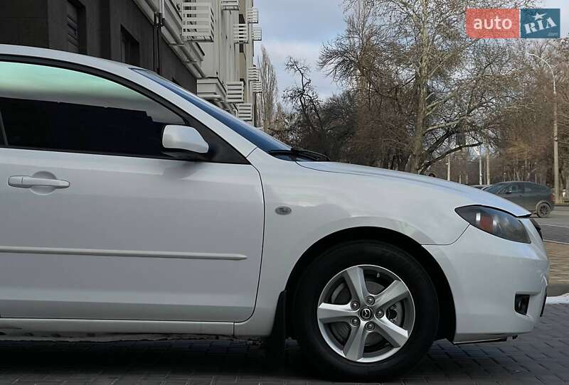 Седан Mazda 3 2007 в Николаеве