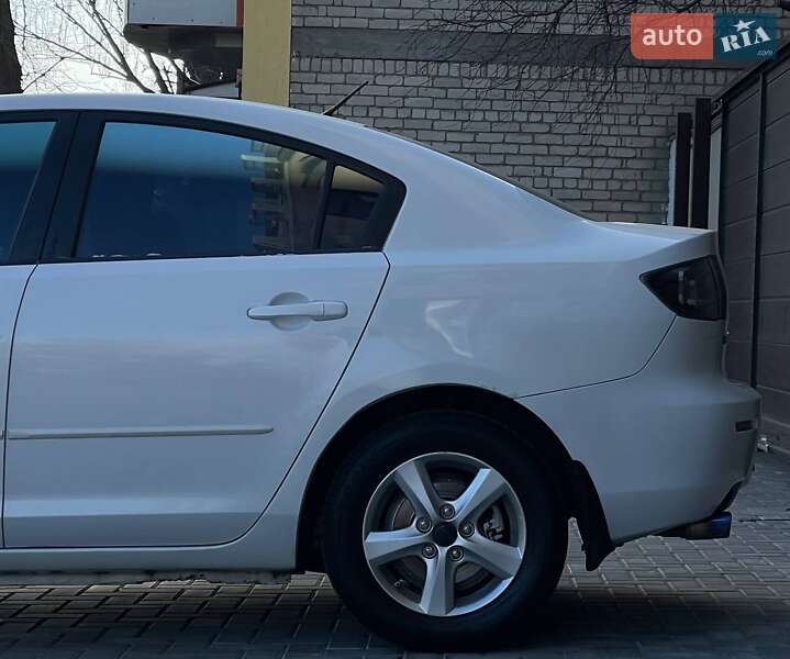 Седан Mazda 3 2007 в Николаеве