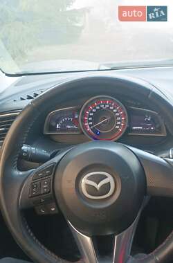 Седан Mazda 3 2015 в Павлограде