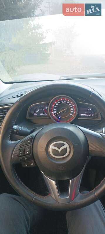 Седан Mazda 3 2015 в Павлограде
