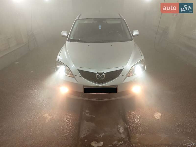Хетчбек Mazda 3 2006 в Сарнах
