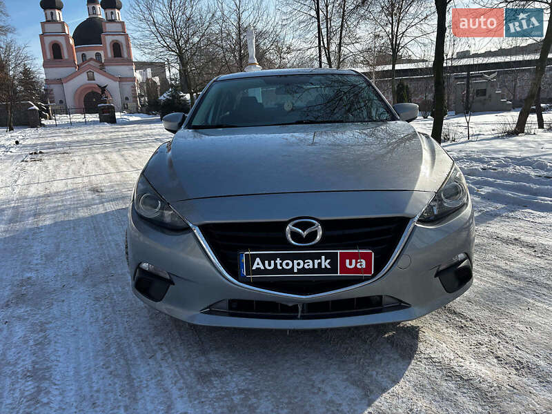 Седан Mazda 3 2016 в Запоріжжі