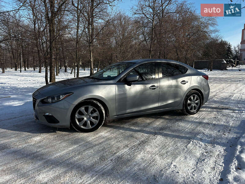 Седан Mazda 3 2016 в Запоріжжі