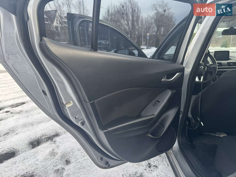 Седан Mazda 3 2016 в Києві