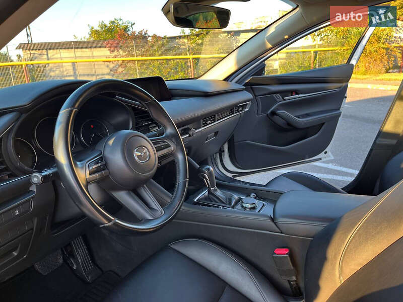 Седан Mazda 3 2021 в Івано-Франківську
