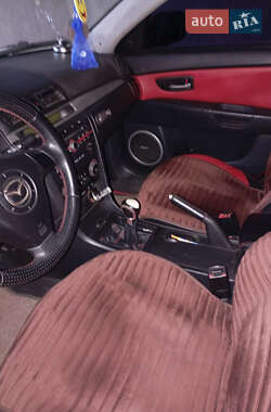 Седан Mazda 3 2005 в Доманевке