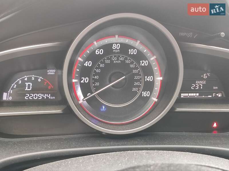 Седан Mazda 3 2016 в Черкасах