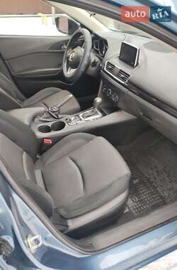Седан Mazda 3 2016 в Черкассах