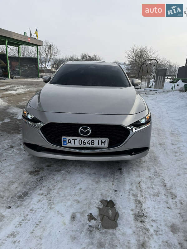 Седан Mazda 3 2024 в Коломые
