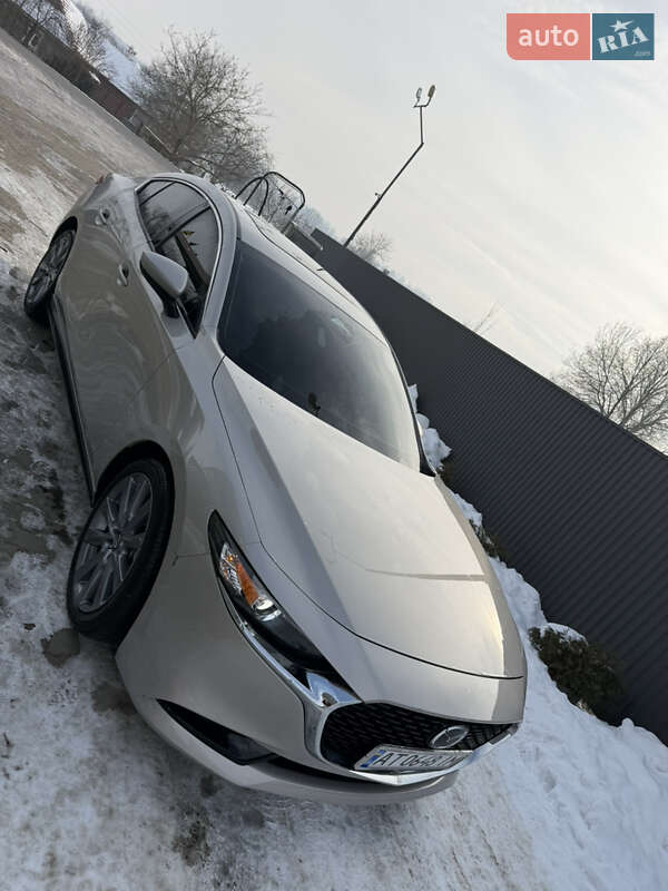 Седан Mazda 3 2024 в Коломые