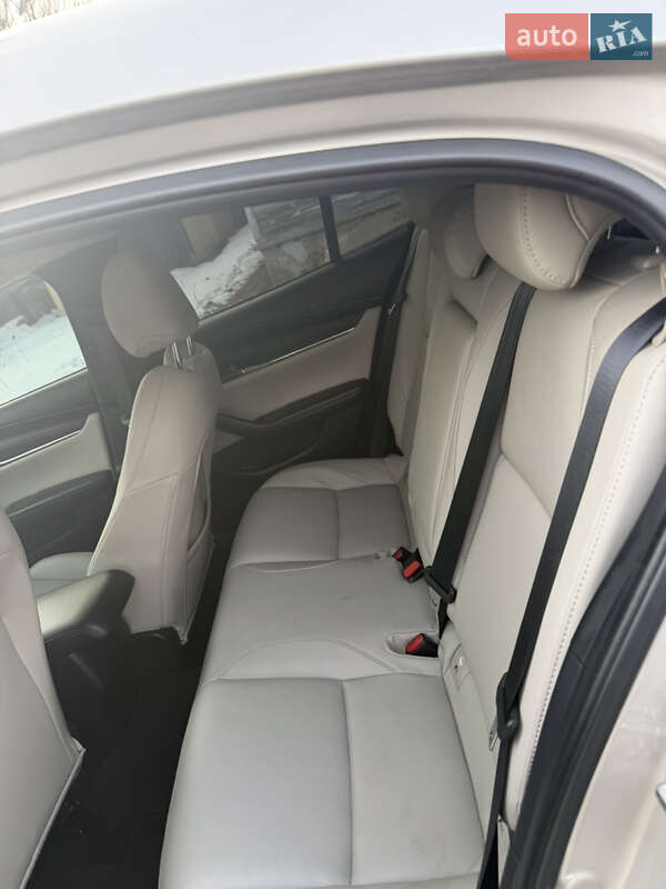 Седан Mazda 3 2024 в Коломые