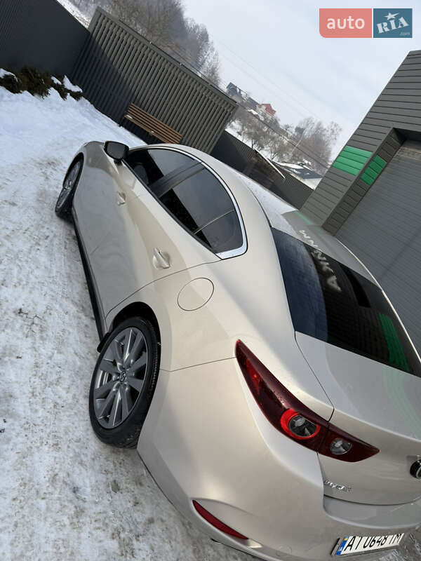 Седан Mazda 3 2024 в Коломые