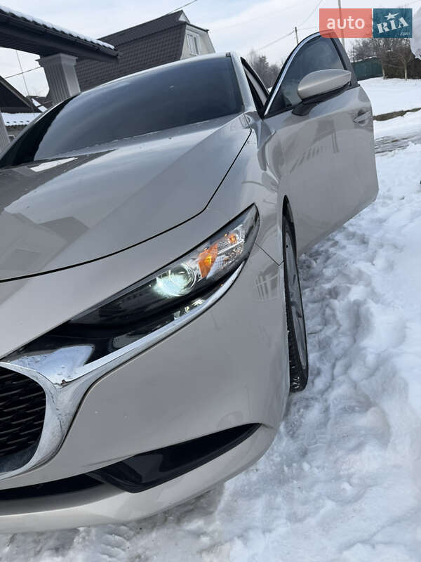 Седан Mazda 3 2024 в Коломые