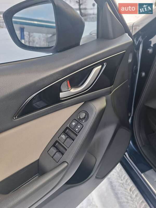 Хетчбек Mazda 3 2014 в Шостці