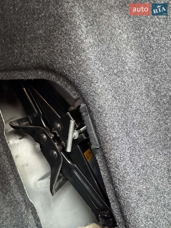 Седан Mazda 3 2013 в Киеве фото 30 Седан Mazda 3 2013 в Киеве