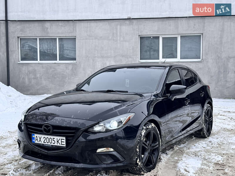 Хетчбек Mazda 3 2015 в Чернівцях