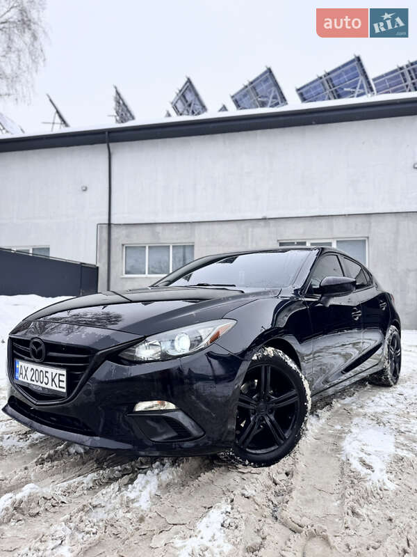 Хетчбек Mazda 3 2015 в Чернівцях