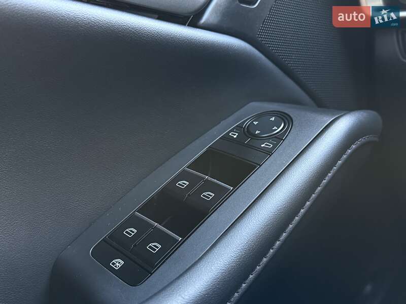 Седан Mazda 3 2020 в Киеве фото 24 Седан Mazda 3 2020 в Киеве