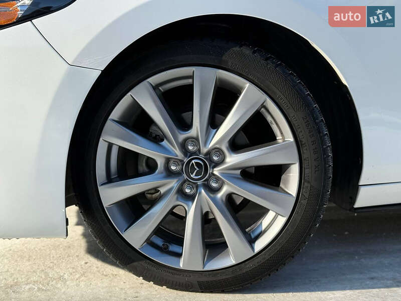 Седан Mazda 3 2023 в Косове