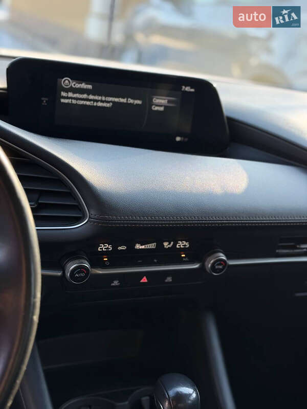 Седан Mazda 3 2023 в Косове