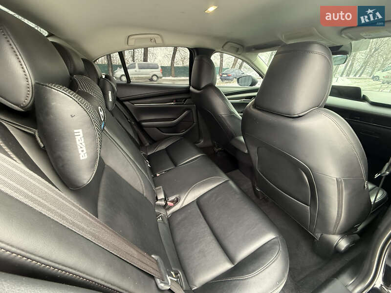 Седан Mazda 3 2018 в Києві