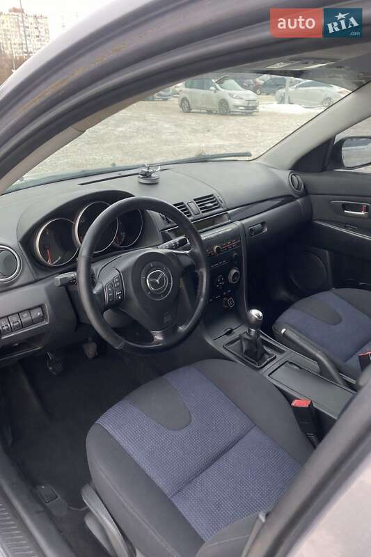 Хэтчбек Mazda 3 2004 в Киеве