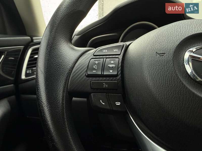 Седан Mazda 3 2016 в Киеве