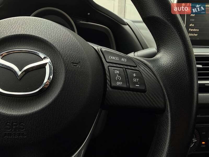Седан Mazda 3 2016 в Киеве
