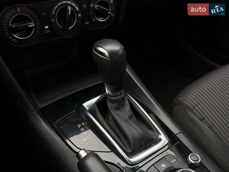 Седан Mazda 3 2016 в Киеве